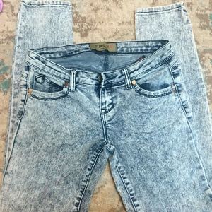 Juniors 3 Acid wash skinny jeans